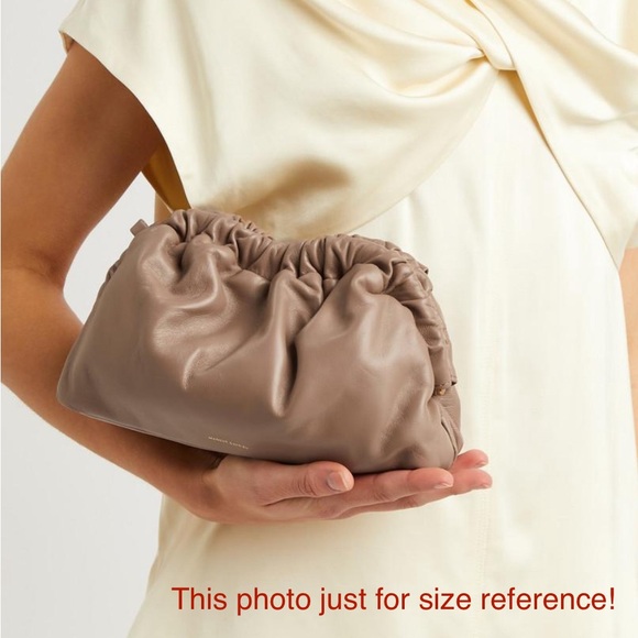 ✨ LIKE NEW MANSUR GAVRIEL CHAIN MINI CLOUD CLUTCH ✨ - Picture 8 of 8